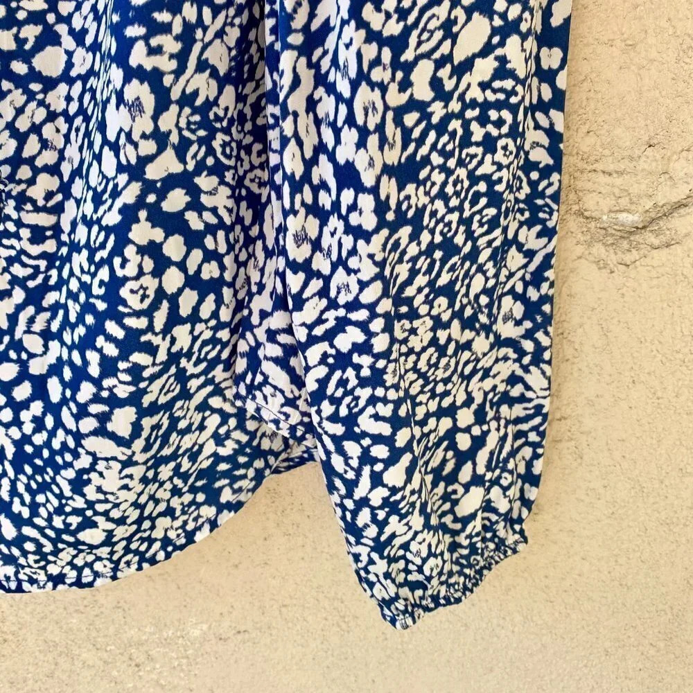 Banana Republic Blue White Satin Notch Neck Blouse Top Size Petite Small - Picture 3 of 4
